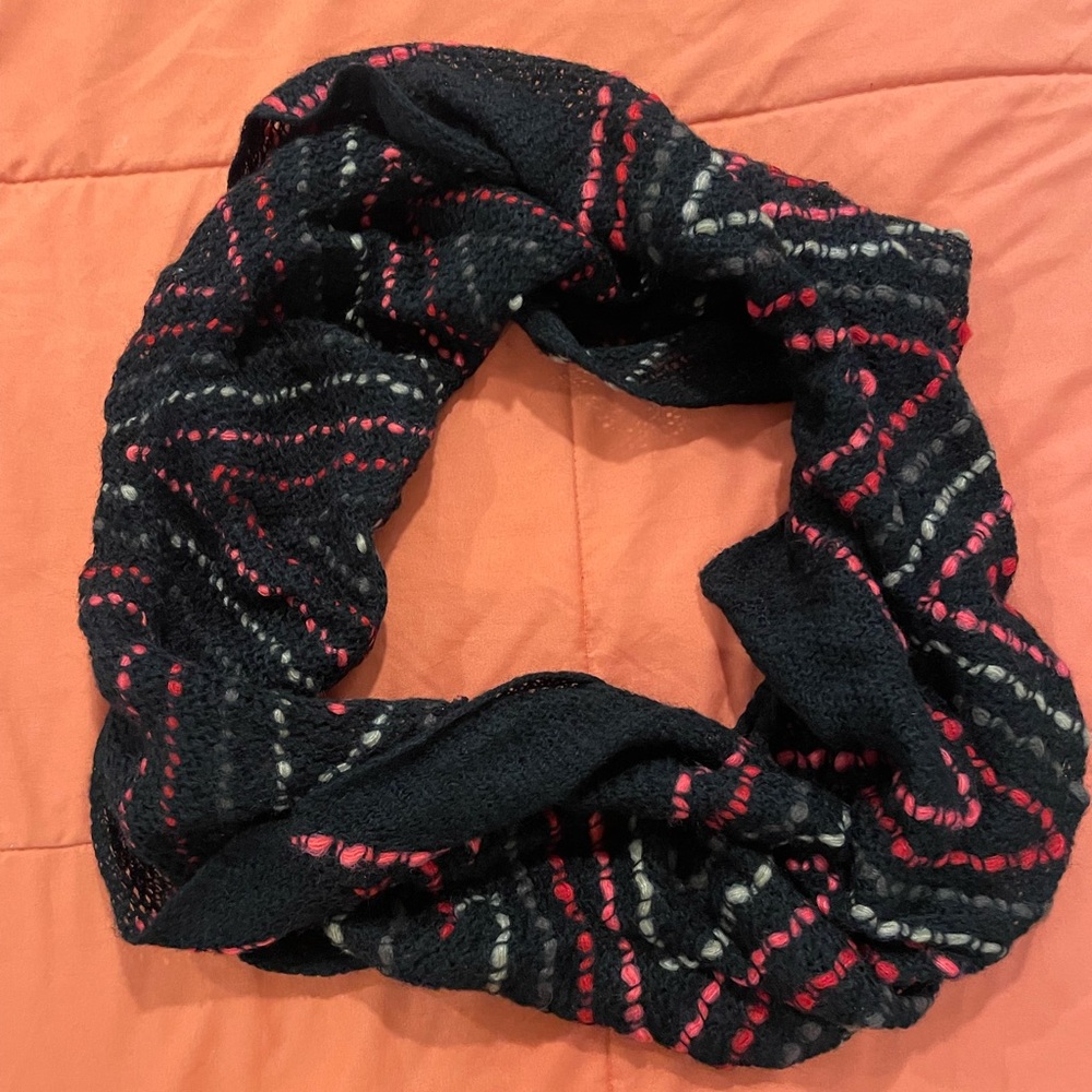 Infinity Scarf - Picture 2 of 4